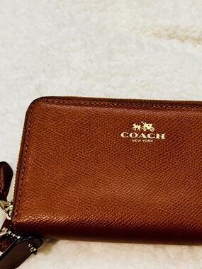 Coach Brown Leather Double Zip Wristlet Wallet | Gold Hardware